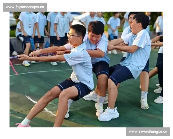 拔河比赛中的团结与拼搏精神展现了集体力量的无限可能